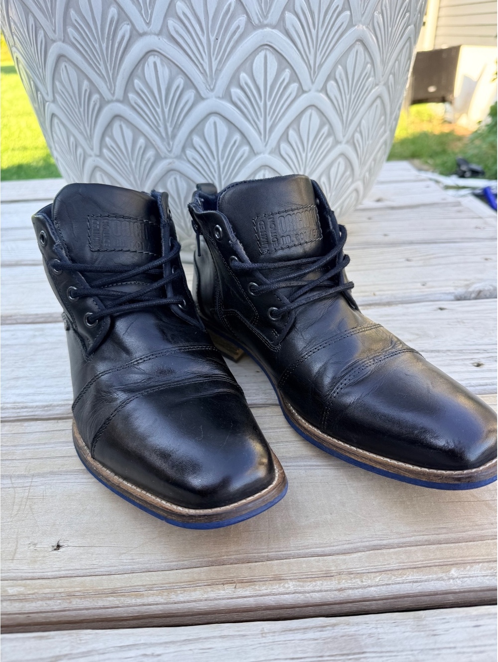 Steve Madden Kramerr Mens 8 Black Leather Side Zip Boots Blue Sole Portugal